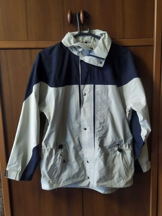 Ветровка мужская.