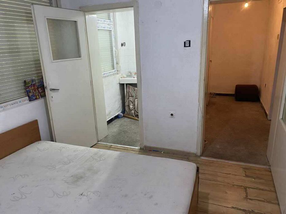 Дава се под наем Едностаен апартамент в Габрово, Борово - 30 кв.м за 89.76 € - Снимка #1