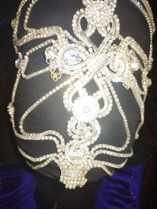 Kelinchaklarga hijob ustidan taqadigon