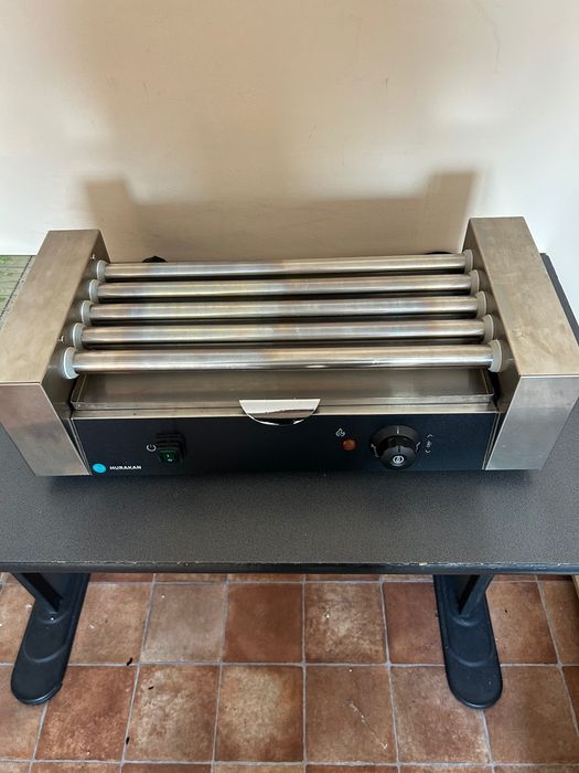 Grill role hot dog și cârnați !