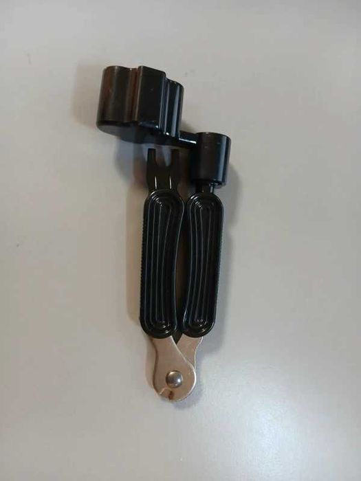 Multitool dispozitiv 3 in 1/ cleste pentru chitară
