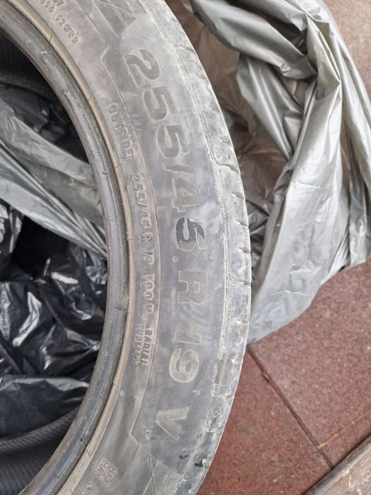 Vand 2 anvelope vara 255/45R19 Conti Sport Contact