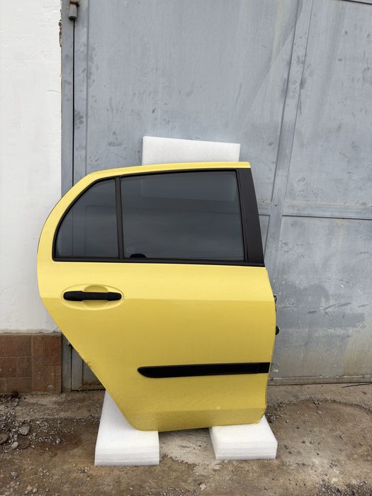 Задна дясна врата за Ярис  05-11 Toyota Yaris