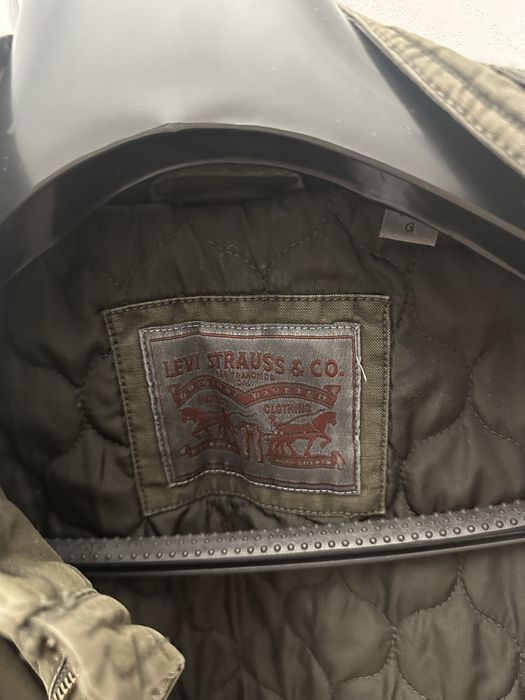 Куртка бренда Levi’s