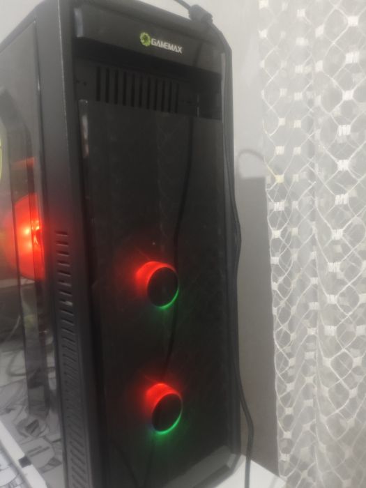 Игровой ПК хорошем состоянии.