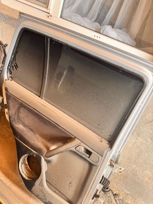 Обе левые двери на гольф 3