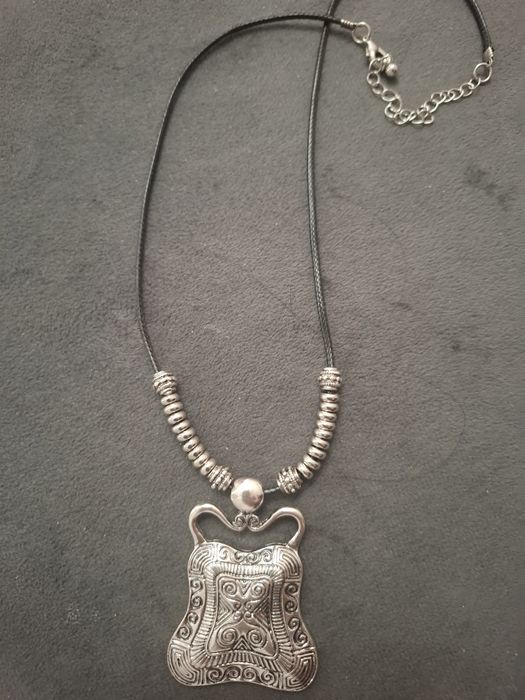 Украшения (колье,серьги,браслет)