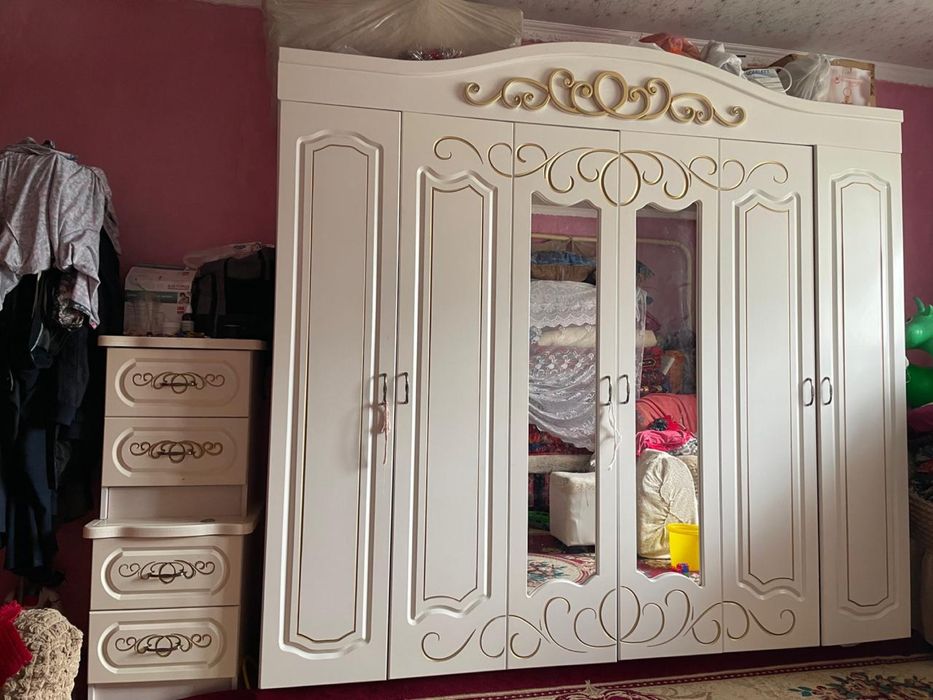 Спальный гарнитур