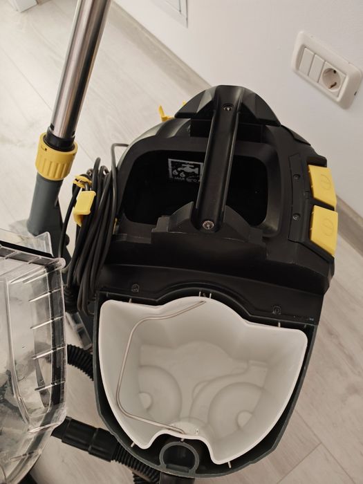 Aspirator Karcher puzzy 8/1