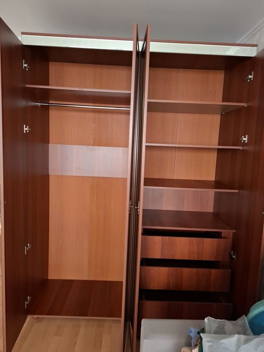 Продам отличный шкаф