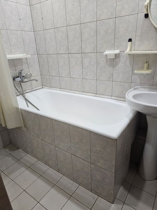 1/3/4 метро Буюк Ипак йули Капиталбанк.всё есть. S=35м².Маклер