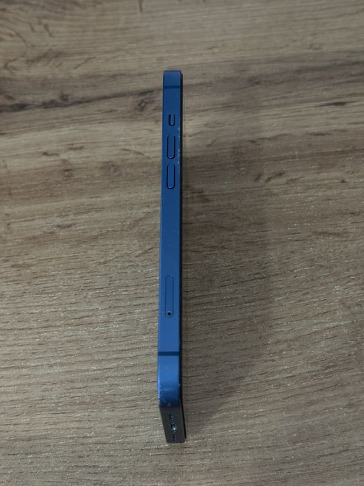 Продам Apple 13 в отличном состоянии.