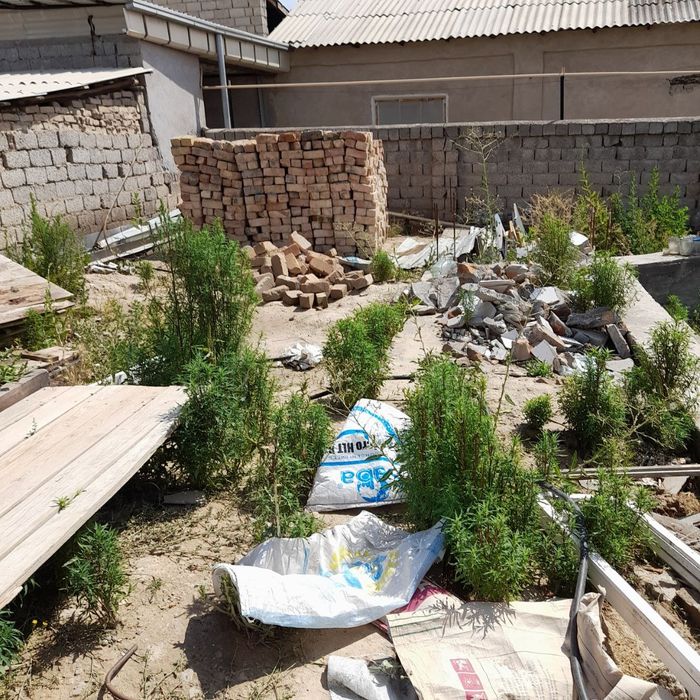 Hovli sotiladi 5.7sotik