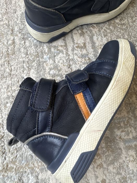 Деские ботинки кожанные