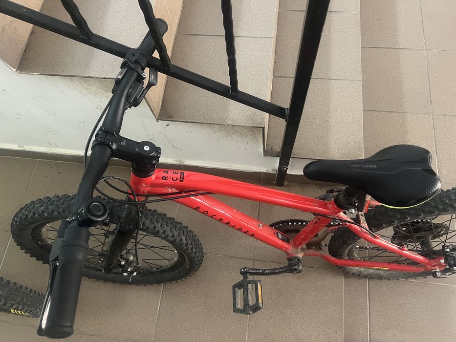 Bicicleta Rockrider 20” de la decathlon. In stare foarte buna, folosita mai putin de un an.