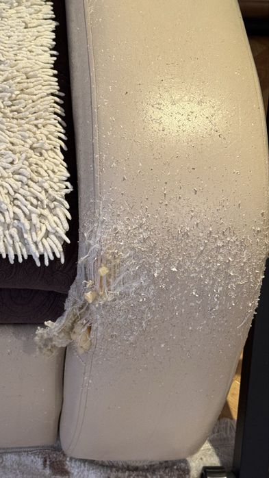 Продам диван б/у.