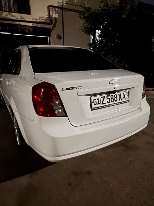 Lasetti 1.8 mexanika sotiladi
