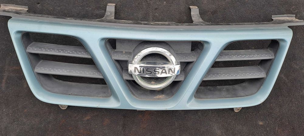 Предна броня и решетка NISSAN X-TRAIL Екс-Трейл 2.5I 165к.с 2003-2007Г