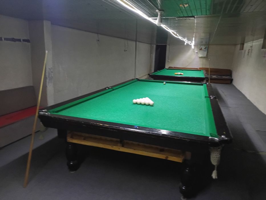 Bilyard yongʻoqdan yasalgan