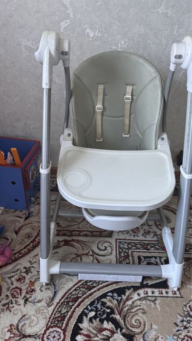 Продам стульчик для кормление+ качели