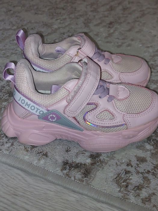 Продам кроссовки и кеды