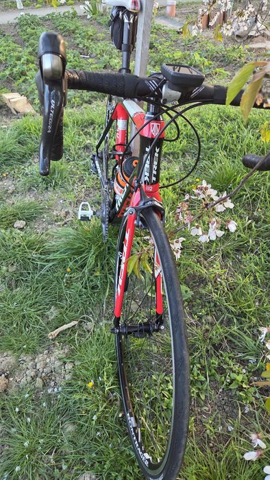 Vând cursiera carbon Trek Madone 3.5