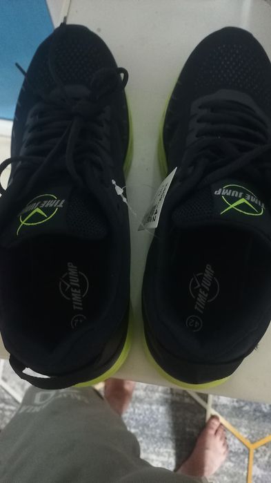 Продам Новые кросовки 42 р.