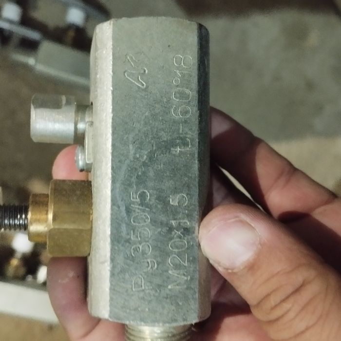 Вентиль 3 ходовой для монометра