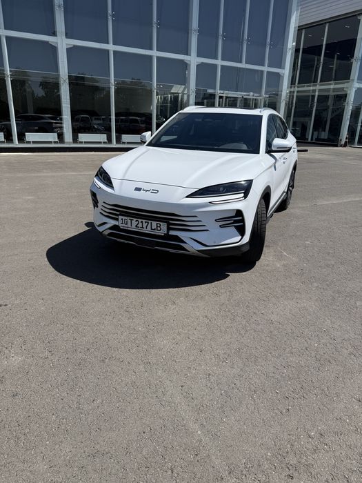 BYD Champion 2024 kuzov 2025 dokumen xolati yaxshi garantiyada turibdi