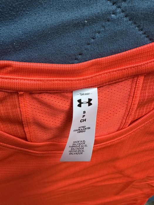 Спортна тениска UNDER ARMOUR