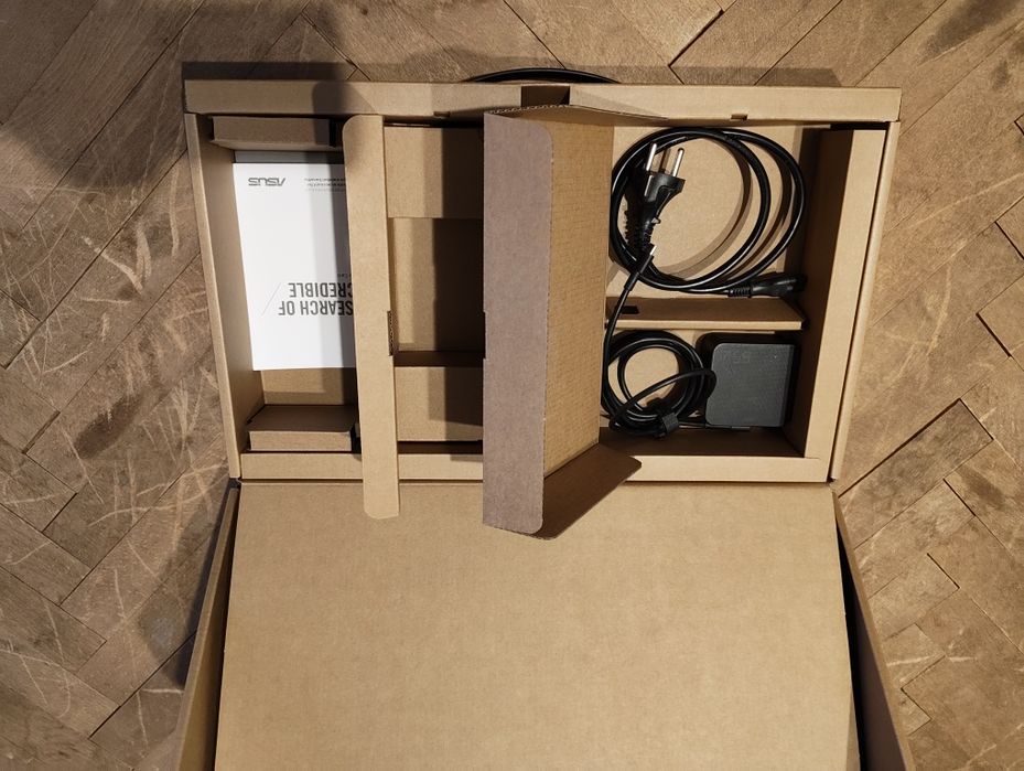 Лаптоп 14"  Asus expertbook b5402cea