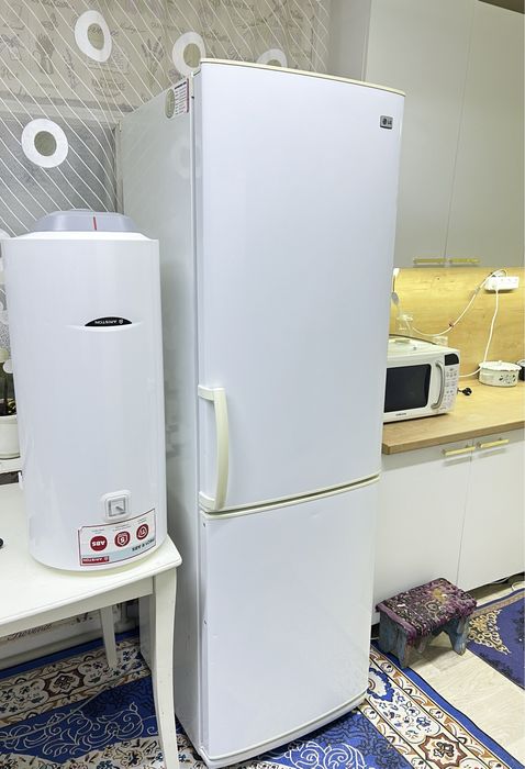 Продам Холодильник LG