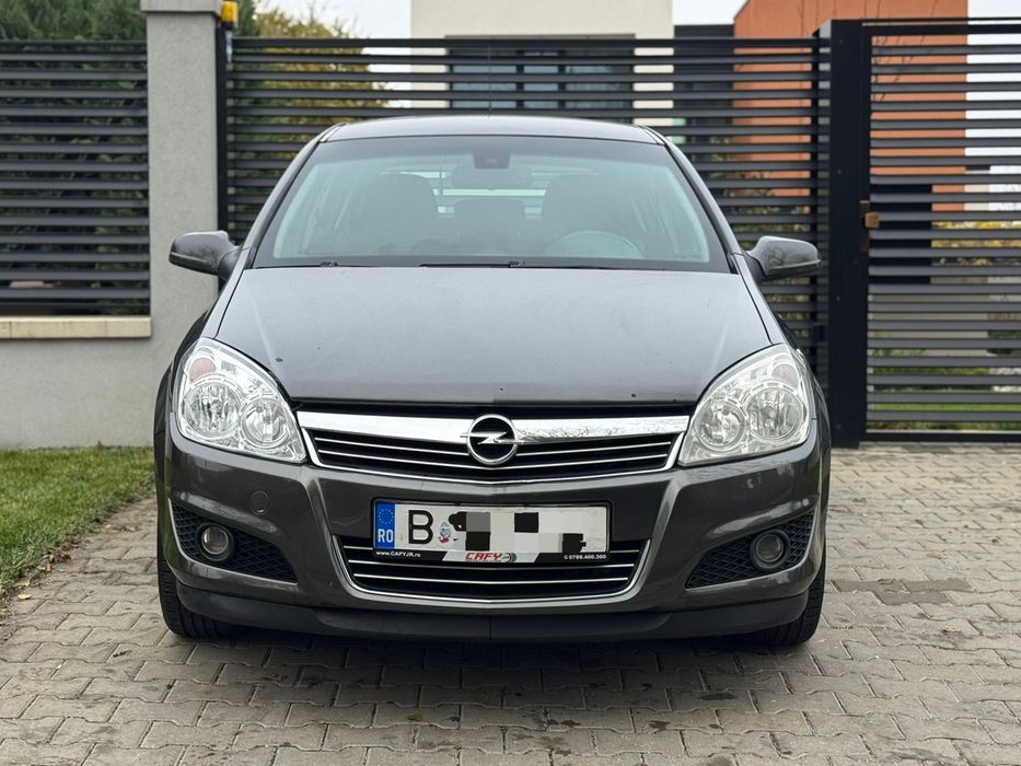 Opel Astra H • An 2008 • 1.4 Benzina • Hatchback •