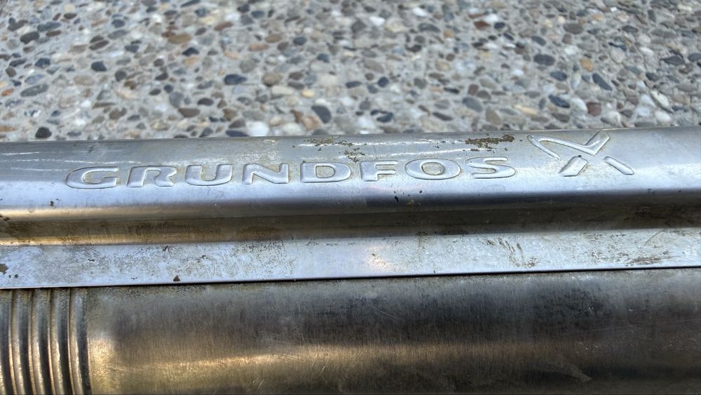 Vând pompă submersibilă Grundfos SQE 2-115