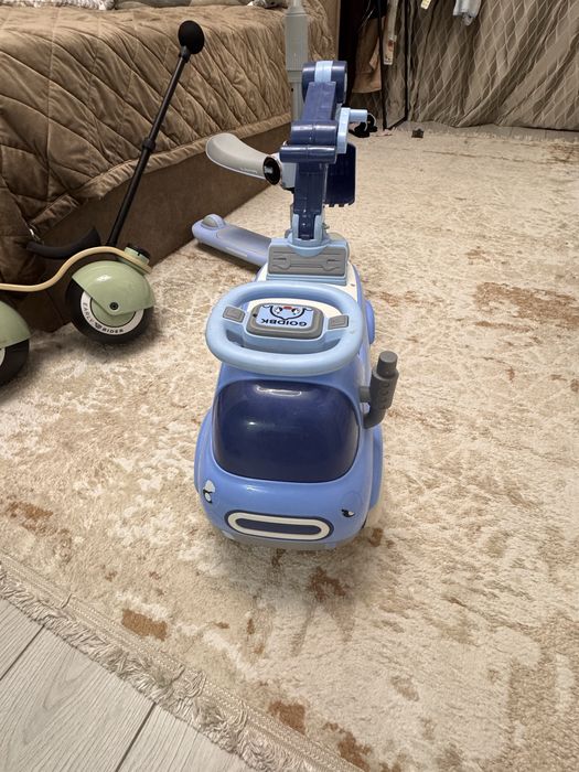 Продам машинку толокар