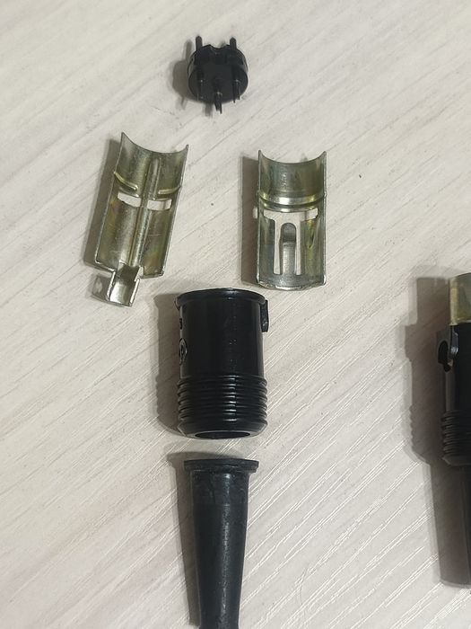 Продам штекера 3pin для прочей электроники