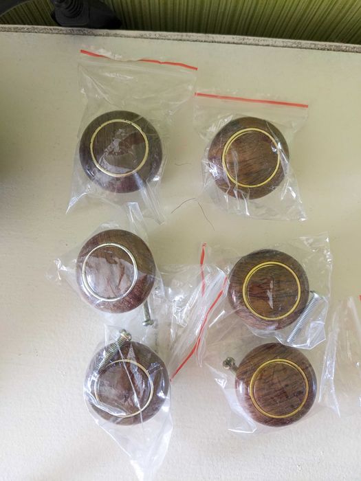 Ручки мебельные, кнопки