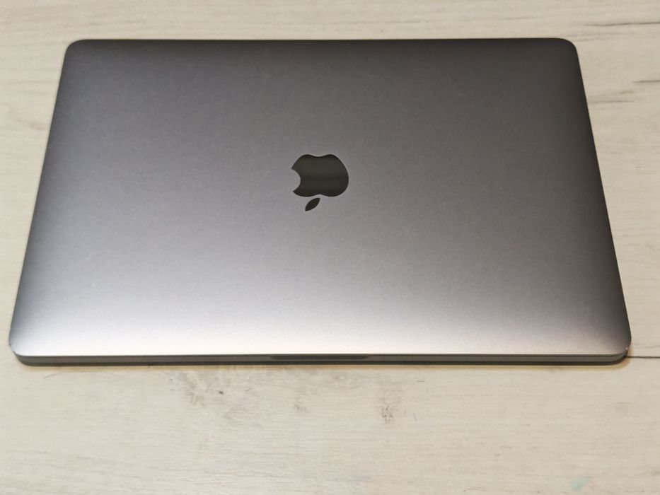 Macbook Pro 13" 2019 i5 16 GB RAM 512 GB SSD