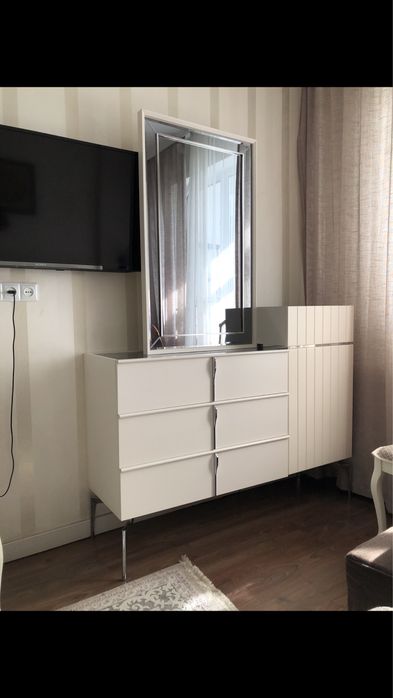 Комод с зеркалом 65000т Турция
