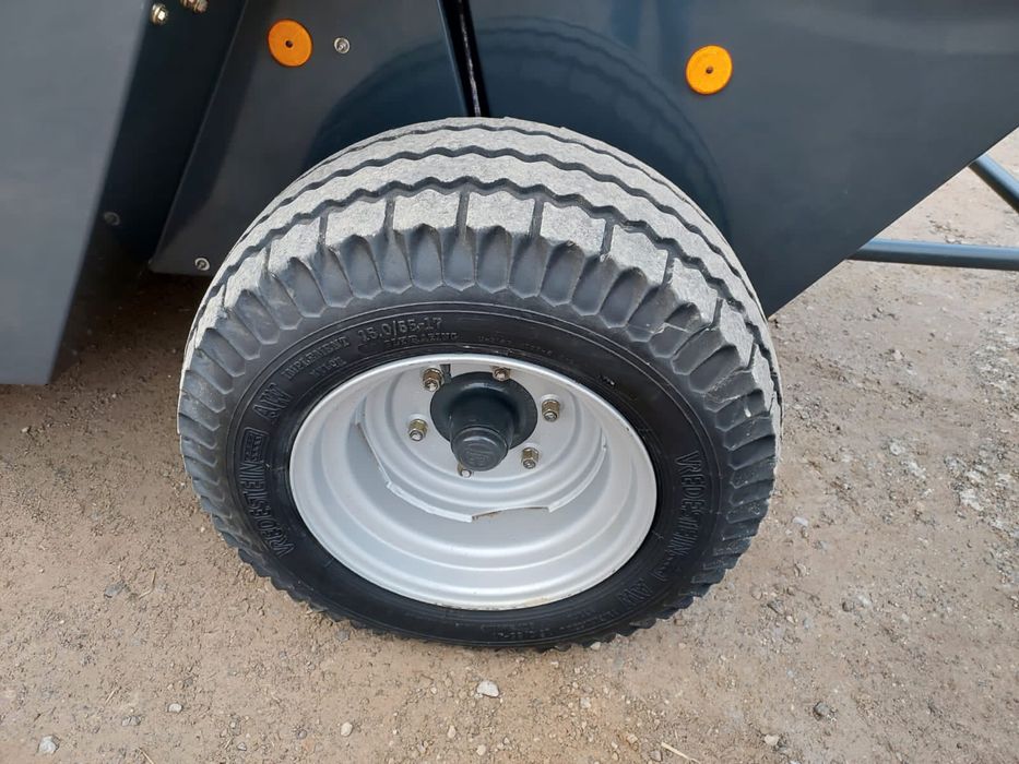 Presa baloti,Balotiera Deutz fahr 121 L,dimensiune balot 120/120