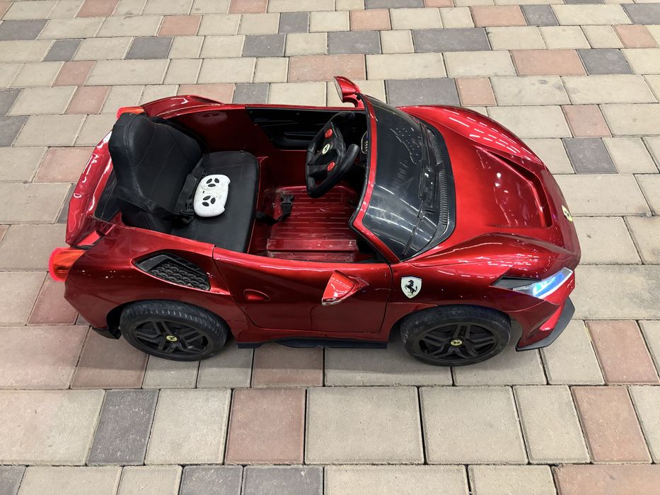 Детский машина.Ферарри