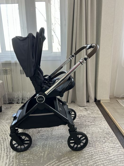 Продам коляску 3 в 1