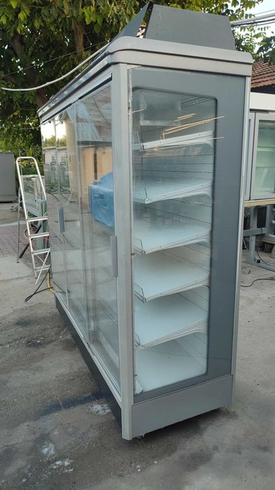 Vitrina frigorifica băuturi,lactate, mezeluri