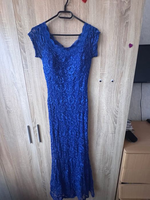 Дълга синия рокля