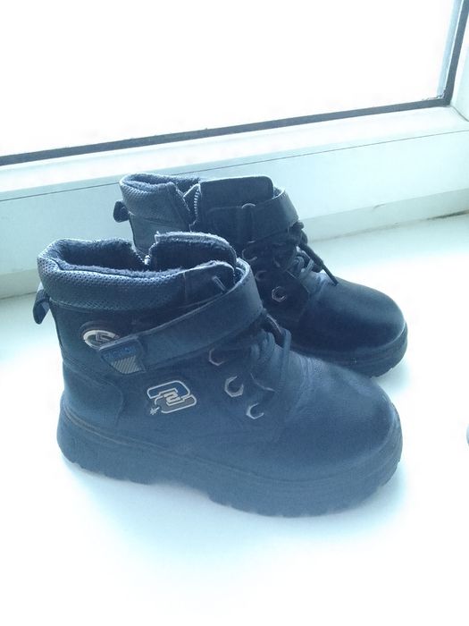 Продается детская обувь