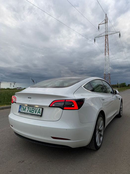 De vanzare Tesla model 3