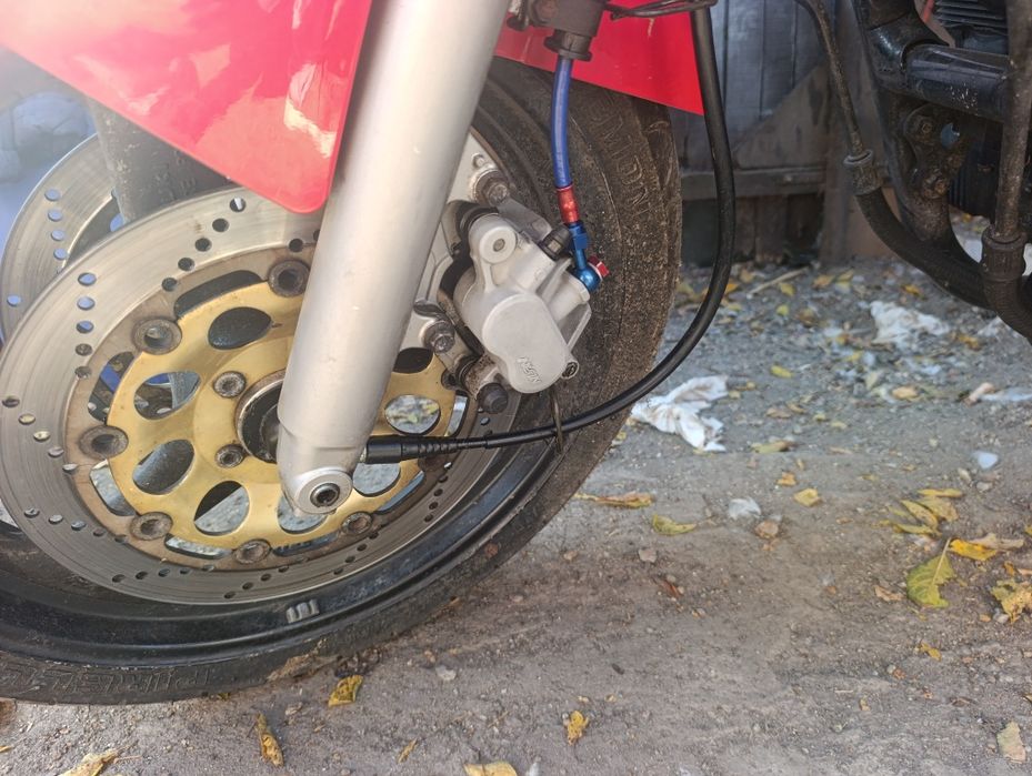 Vând motocicleta Suzuki bandit  acte în regula  merge limitat A2