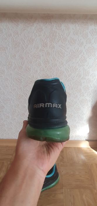 Продам спортивные кросовки 4000т