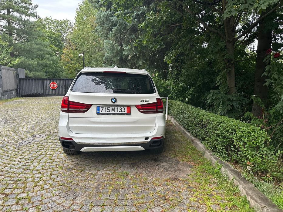 BMW X5 xDrive50i