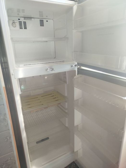 Продаю холодильник